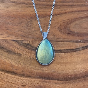 Eozinos mentett porcelán darabok - nyaklánc, nemesacél csepp medálos - ékszer - nyaklánc - medálos nyaklánc - Meska.hu