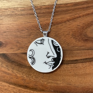 Mentett porcelán darabok - NŐI arc medálos nyaklánc - nemesacél - Meska.hu