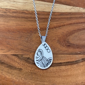 Mentett porcelán darabok - nyaklánc, nemesacél csepp medálos - Meska.hu