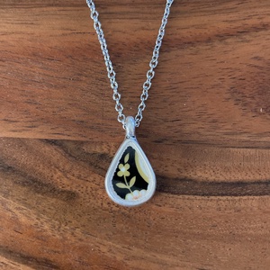 Angol mentett porcelán darabok - pici csepp virágos nyaklánc - nemesacél lánccal - Meska.hu