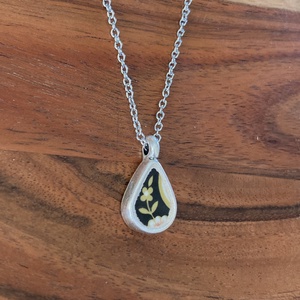 Angol mentett porcelán darabok - pici csepp virágos nyaklánc - nemesacél lánccal - ékszer - nyaklánc - medálos nyaklánc - Meska.hu