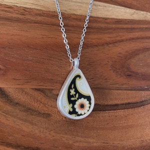 Mentett angol porcelán darabok - virágos nyaklánc - csepp medál nemesacél lánccal, II - ékszer - nyaklánc - medálos nyaklánc - Meska.hu