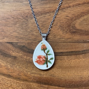 Mentett porcelán darabok - virágos nyaklánc - nemesacél csepp medálos, Ékszer, Nyaklánc, Medálos nyaklánc, Mozaik, Ékszerkészítés, MESKA
