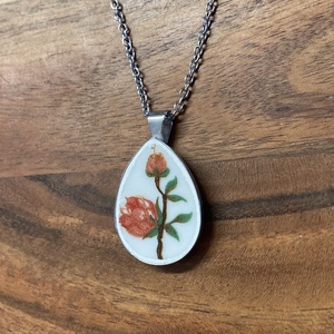 Mentett porcelán darabok - virágos nyaklánc - nemesacél csepp medálos - ékszer - nyaklánc - medálos nyaklánc - Meska.hu