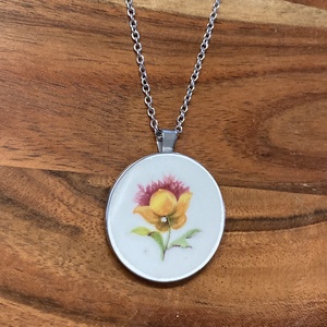 Mentett porcelán darabok - virágos nagy medálos nyaklánc - nemesacél - ékszer - nyaklánc - medálos nyaklánc - Meska.hu