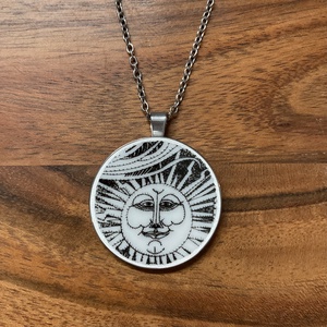 Mentett porcelán darabok - napfény medálos nyaklánc - nemesacél - Meska.hu