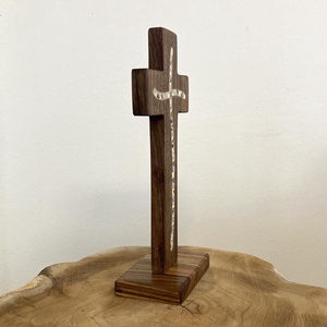 Asztali fakereszt mentett porcelán berakással, diófa - otthon & életmód - vallás - kereszt - Meska.hu