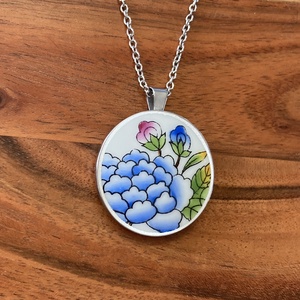 Mentett porcelán darabok - virágos nagy medálos nyaklánc - nemesacél - ékszer - nyaklánc - medálos nyaklánc - Meska.hu