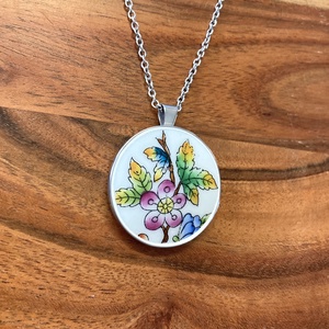 Mentett porcelán darabok - virágos nagy medálos nyaklánc - nemesacél - ékszer - nyaklánc - medálos nyaklánc - Meska.hu