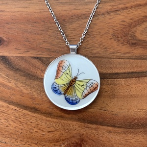 Mentett porcelán darabok - pillangós nagy medálos nyaklánc - nemesacél - Meska.hu