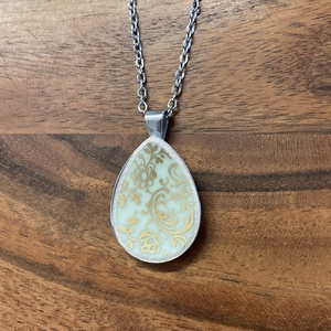 Francia mentett porcelán darabok - virágos nyaklánc - nemesacél csepp medálos - ékszer - nyaklánc - medálos nyaklánc - Meska.hu