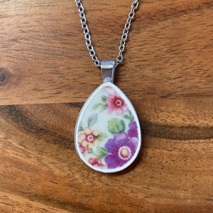 Francia mentett porcelán darabok - virágos nyaklánc - nemesacél csepp medálos, Ékszer, Nyaklánc, Medálos nyaklánc, Mozaik, Ékszerkészítés, MESKA