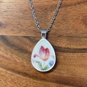 Francia mentett porcelán darabok - tulipános nyaklánc - nemesacél csepp medálos - Meska.hu