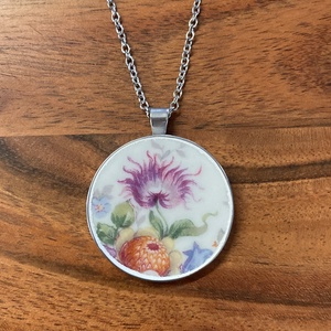 Francia mentett porcelán darabok - virágos nagy medálos nyaklánc - nemesacél - Meska.hu