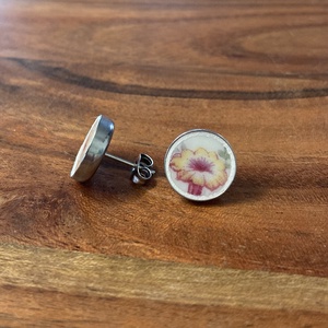 Francia mentett porcelán darabok - virágos nemesacél fülbevaló, bedugós - ékszer - fülbevaló - pötty fülbevaló - Meska.hu