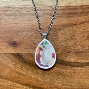 Francia mentett porcelán darabok - rózsás nyaklánc - nemesacél csepp medálos, Ékszer, Nyaklánc, Medálos nyaklánc, Mozaik, Ékszerkészítés, MESKA