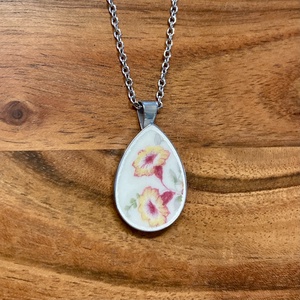 Francia mentett porcelán darabok - virágos nyaklánc - nemesacél csepp medálos - ékszer - nyaklánc - medálos nyaklánc - Meska.hu