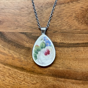 Francia mentett porcelán darabok - rózsás nyaklánc - nemesacél csepp medálos - Meska.hu