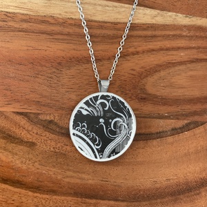 Mentett porcelán darabok - grafikus medálos nyaklánc - nemesacél - ékszer - nyaklánc - medálos nyaklánc - Meska.hu