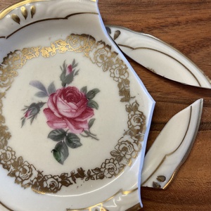 Mentett porcelán darabok - rózsás nagy medálos nyaklánc - nemesacél - ékszer - nyaklánc - medálos nyaklánc - Meska.hu