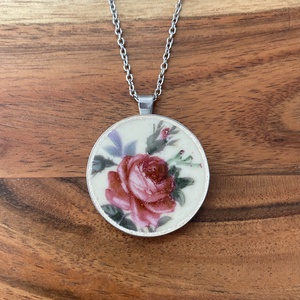 Mentett porcelán darabok - rózsás nagy medálos nyaklánc - nemesacél, Ékszer, Nyaklánc, Medálos nyaklánc, Mozaik, Ékszerkészítés, MESKA