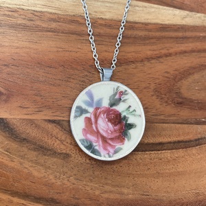 Mentett porcelán darabok - rózsás nagy medálos nyaklánc - nemesacél - ékszer - nyaklánc - medálos nyaklánc - Meska.hu