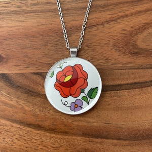 Mentett porcelán darabok - virágos nagy medálos nyaklánc - nemesacél - Meska.hu