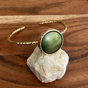 Aranyozott karperec - eozinos mentett porcelán darabok - állítható - ékszer - karkötő - karkötő medállal - Meska.hu