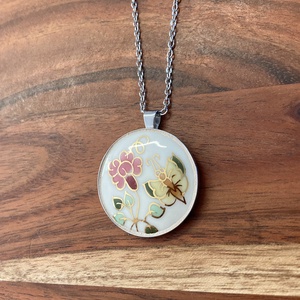 Mentett porcelán darabok - nemesacél pillangós, virágos medálos nyaklánc - ékszer - nyaklánc - medálos nyaklánc - Meska.hu
