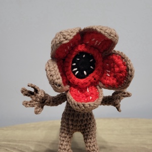 Demogorgon - játék & sport - plüssállat & játékfigura - plüss mesefigurák - Meska.hu