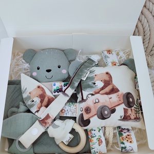 Babalátogató box ajándék keresztnév hímzéssel - Meska.hu