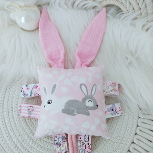 Nyuszis cimkepárna csörgővel. , Baba - mama, Baba játékok, Babakocka, Varrás, MESKA