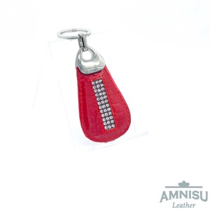 Csillámos piros lakk krokkómintás csepp alakú swarovski köves bőr kulcstartó H5008 - Meska.hu
