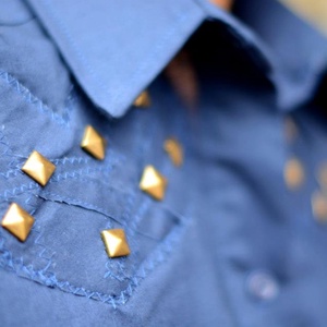 AKCIÓ! Klasszikus női blúz szegecsekkel - ruha & divat - női ruha - blúz - Meska.hu