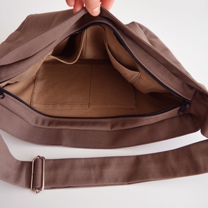 1.1 BASIC KOLLEKCIÓ Válltáska / Oldaltáska / Biciklis táska kávébarna - táska & tok - edzőtáskák - edzőtáskák - Meska.hu