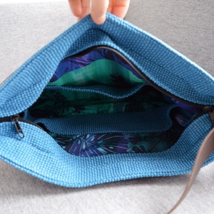 Világoskék válltáska oldaltáska barna bőr pánttal - táska & tok - kézitáska & válltáska - válltáska - Meska.hu