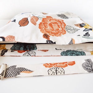 Válltáska / Oldaltáska / Biciklis táska japán virág mintás 1.1 BASIC KOLLEKCIÓ - táska & tok - kézitáska & válltáska - vállon átvethető táska - Meska.hu