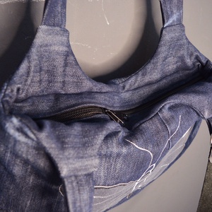 Molylepke válltáska / kézitáska fekete valódi bőr pántokkal - táska & tok - kézitáska & válltáska - válltáska - Meska.hu