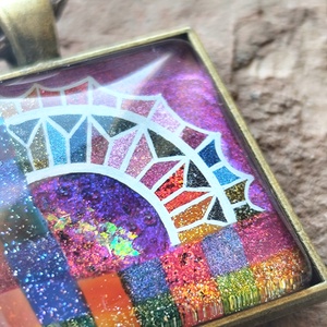 Napszivárvány - üveglencsés medál - ékszer - nyaklánc - medál - Meska.hu