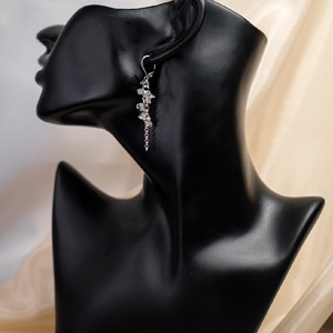 Apró üvegvirág hatású lógós fülbevaló - ékszer - fülbevaló - lógó fülbevaló - Meska.hu