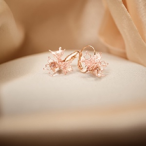 Rózsaszín üvegvirág hatású fülbevaló - ékszer - fülbevaló - fülékszer - Meska.hu