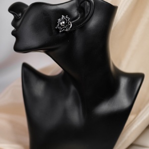 Fekete virág fülbevaló - ékszer - fülbevaló - fülékszer - Meska.hu