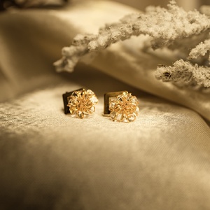 Aranyló üveg virág fülbevaló - ékszer - fülbevaló - fülékszer - Meska.hu