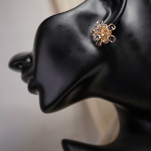 Rosegold üvegvirág hatású fülbevaló - ékszer - fülbevaló - fülékszer - Meska.hu