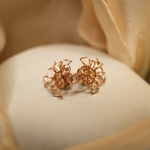 Rosegold üvegvirág hatású fülbevaló - ékszer - fülbevaló - fülékszer - Meska.hu