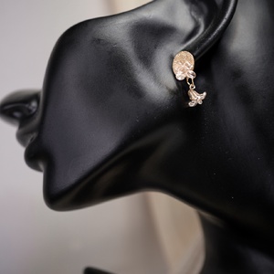 Rózsaszín üvegvirág hatású fülbevaló - ékszer - fülbevaló - lógó fülbevaló - Meska.hu