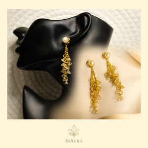 Bézs gyöngyös, üvegvirág hatású arany színű fülbevaló, Ékszer, Fülbevaló, Lógó fülbevaló, Ékszerkészítés, MESKA