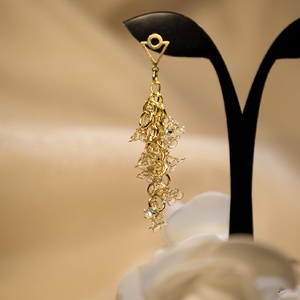 Arany színű, üvegvirág hatású lógós fülbevaló - ékszer - fülbevaló - lógó fülbevaló - Meska.hu