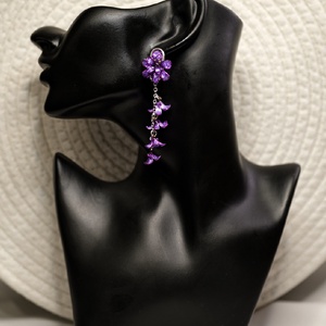 Lila virágos lógós fülbevaló - ékszer - fülbevaló - lógó fülbevaló - Meska.hu