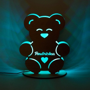 Gravírozott fa asztali RGB LED lámpa - Maci - otthon & életmód - dekoráció - dísztárgy - Meska.hu